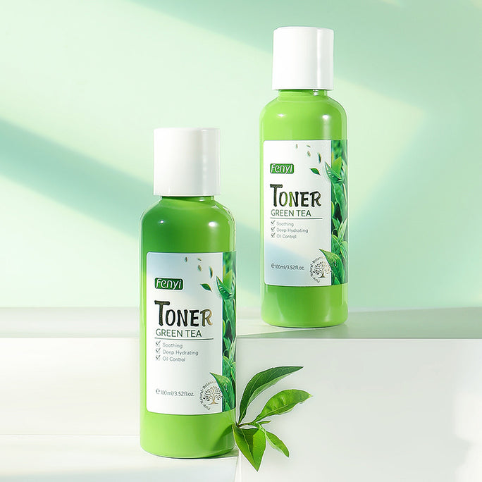 Green tea hydrating face toner in a 100 ml bottle